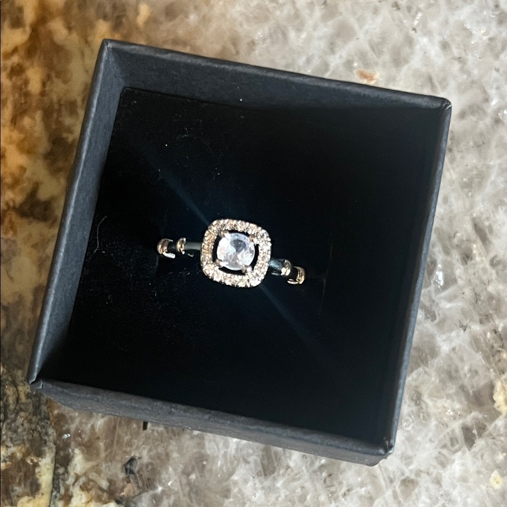 Silver Plated Zirconia Halo Solitare Women's Ring